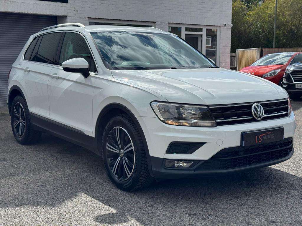 A 2018 VOLKSWAGEN TIGUAN 1.4 TSI SE Navigation SUV 5dr Petrol Manual Euro 6 A 2018 VOLKSWAGEN TIGUAN 1.4 TSI SE Navigation SUV 5dr Petrol Manual Euro 6