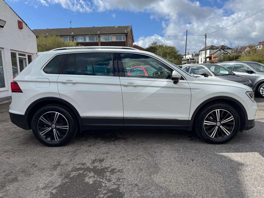 A 2018 VOLKSWAGEN TIGUAN 1.4 TSI SE Navigation SUV 5dr Petrol Manual Euro 6 A 2018 VOLKSWAGEN TIGUAN 1.4 TSI SE Navigation SUV 5dr Petrol Manual Euro 6