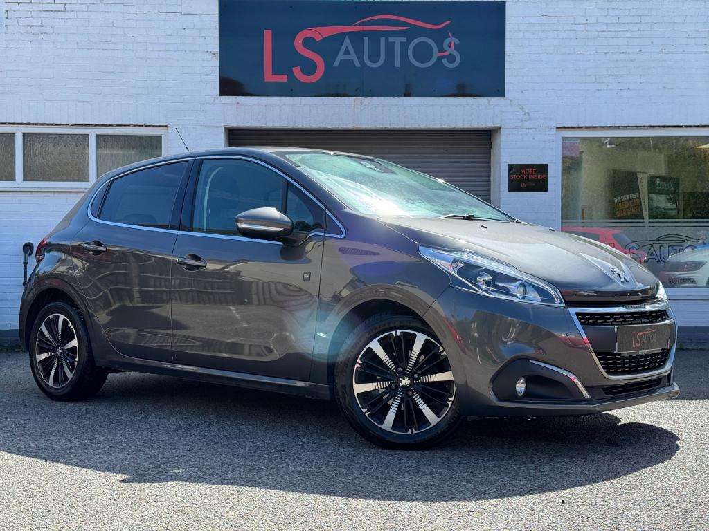 A 2019 PEUGEOT 208 1.5 BlueHDi Tech Edition Hatchback 5dr Diesel Manu A 2019 PEUGEOT 208 1.5 BlueHDi Tech Edition Hatchback 5dr Diesel Manu