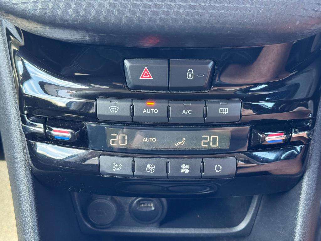 2019 PEUGEOT 208 2019 PEUGEOT 208