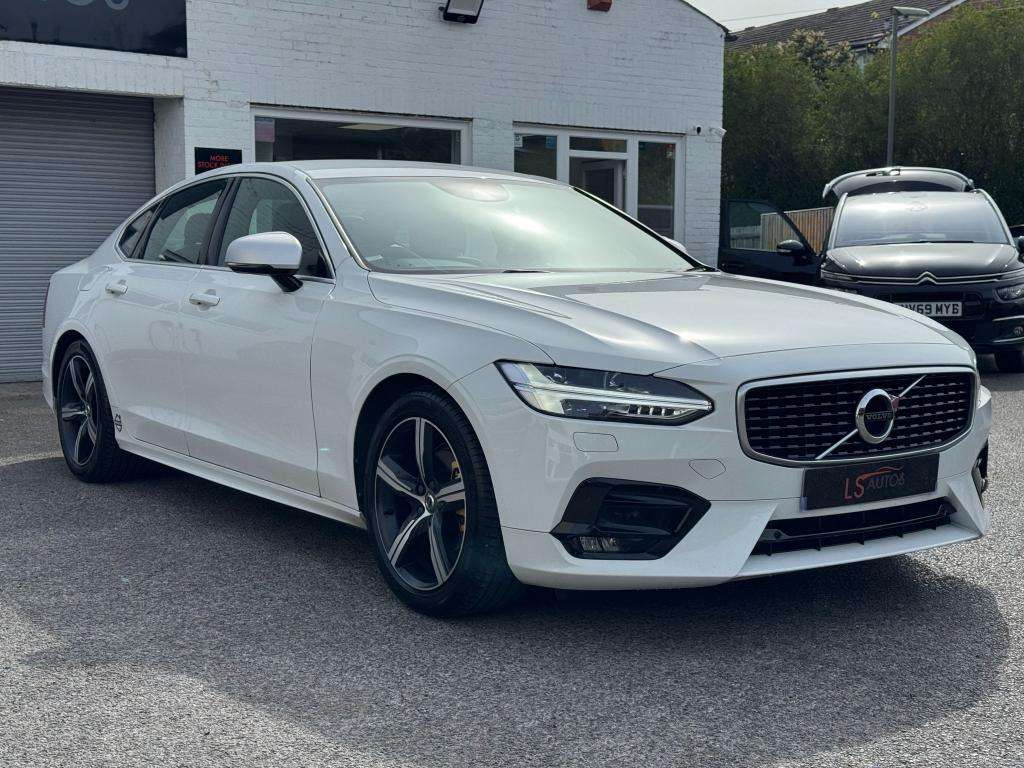 A 2018 VOLVO S90 2.0 D4 R-Design Saloon 4dr Diesel Auto Euro 6 (s/s A 2018 VOLVO S90 2.0 D4 R-Design Saloon 4dr Diesel Auto Euro 6 (s/s