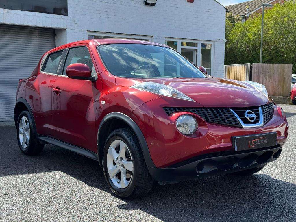 A 2014 NISSAN JUKE 1.6 Visia SUV 5dr Petrol Manual Euro 5 (94 ps) A 2014 NISSAN JUKE 1.6 Visia SUV 5dr Petrol Manual Euro 5 (94 ps)