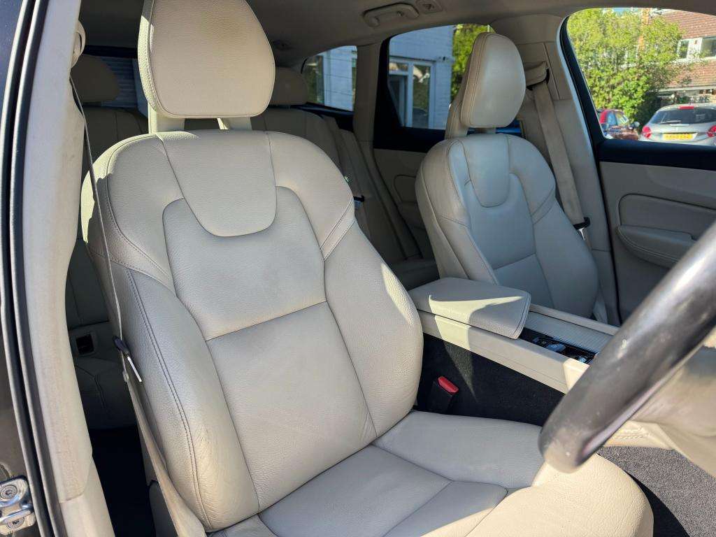 2017 VOLVO XC60 2017 VOLVO XC60