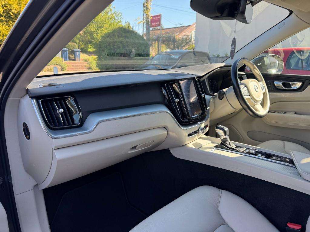 2017 VOLVO XC60 2017 VOLVO XC60