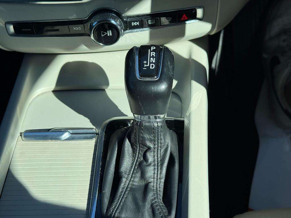 2017 VOLVO XC60 2017 VOLVO XC60