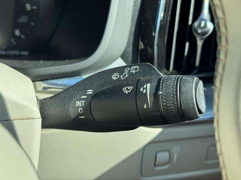 2017 VOLVO XC60 2017 VOLVO XC60