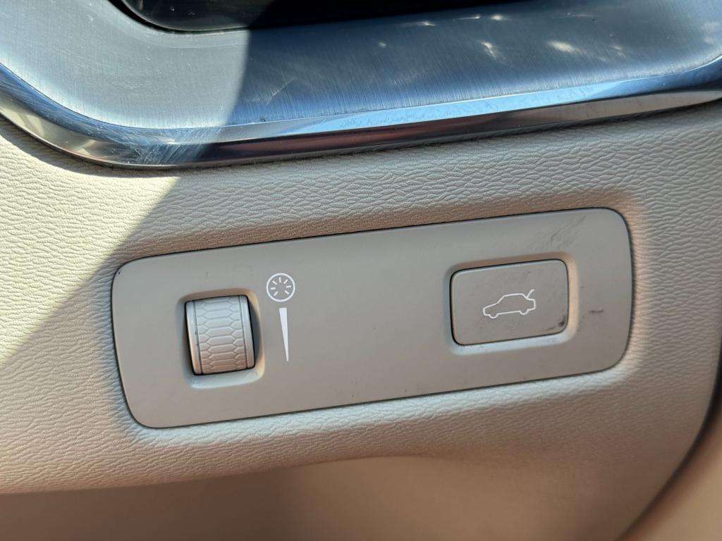 2017 VOLVO XC60 2017 VOLVO XC60