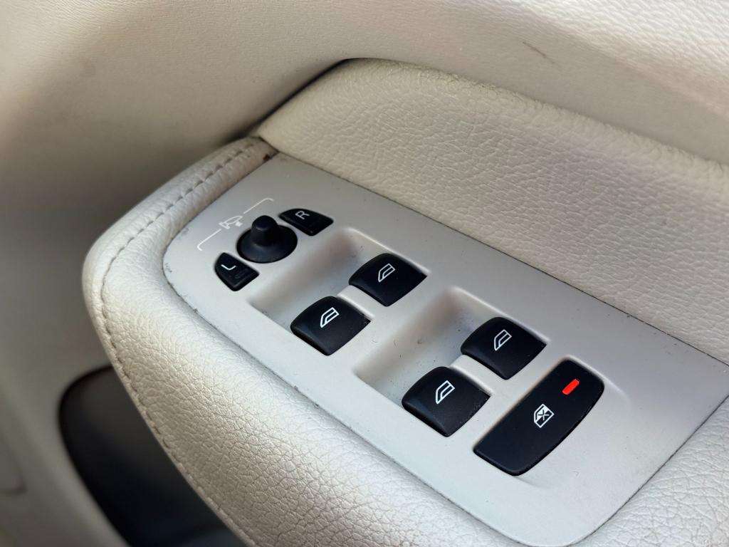 2017 VOLVO XC60 2017 VOLVO XC60