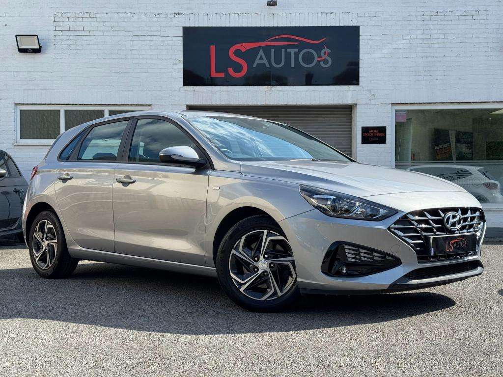 A 2022 HYUNDAI I30 1.0 T-GDi MHEV SE Connect Hatchback 5dr Petrol Hyb A 2022 HYUNDAI I30 1.0 T-GDi MHEV SE Connect Hatchback 5dr Petrol Hyb