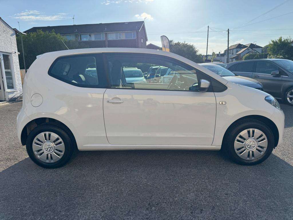 A 2014 VOLKSWAGEN UP! 1.0 Move up! Hatchback 3dr Petrol Manual Euro 5 (6 A 2014 VOLKSWAGEN UP! 1.0 Move up! Hatchback 3dr Petrol Manual Euro 5 (6