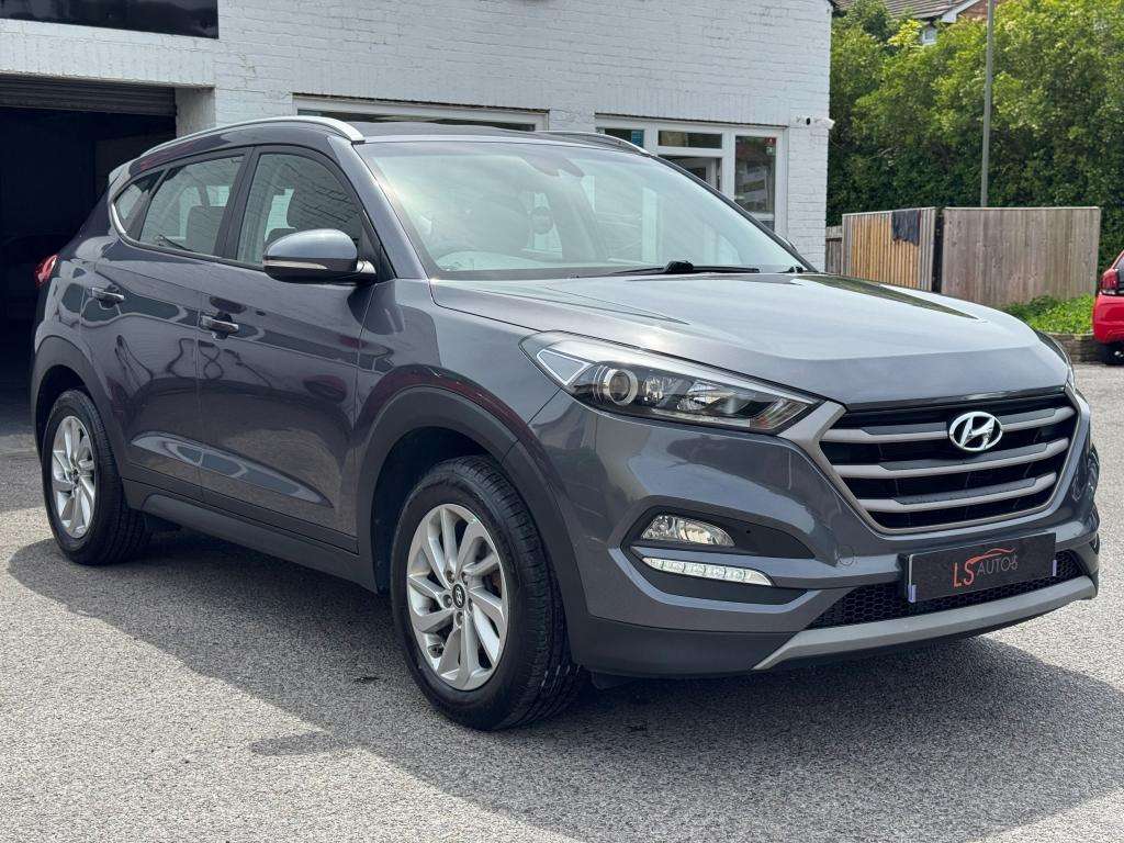 A 2018 HYUNDAI TUCSON 1.7 CRDi Blue Drive SE Nav SUV 5dr Diesel Manual E A 2018 HYUNDAI TUCSON 1.7 CRDi Blue Drive SE Nav SUV 5dr Diesel Manual E