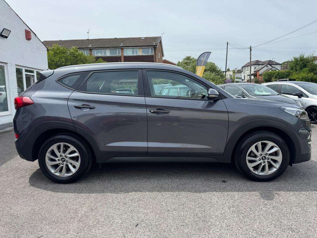 A 2018 HYUNDAI TUCSON 1.7 CRDi Blue Drive SE Nav SUV 5dr Diesel Manual E A 2018 HYUNDAI TUCSON 1.7 CRDi Blue Drive SE Nav SUV 5dr Diesel Manual E