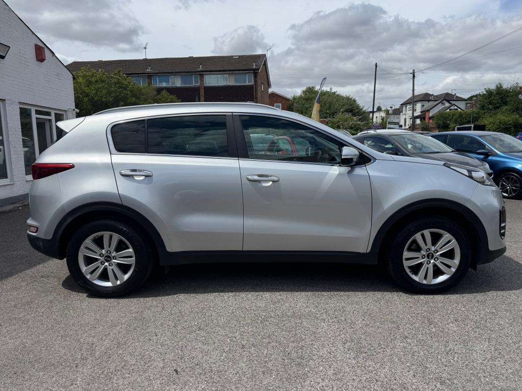 A 2017 KIA SPORTAGE 1.7 CRDi 2 SUV 5dr Diesel Manual Euro 6 (s/s) (114 A 2017 KIA SPORTAGE 1.7 CRDi 2 SUV 5dr Diesel Manual Euro 6 (s/s) (114