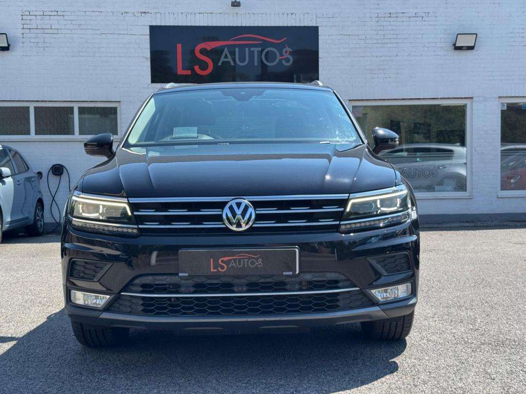 A 2016 VOLKSWAGEN TIGUAN 2.0 TDI BlueMotion Tech SEL SUV 5dr Diesel DSG 4Mo A 2016 VOLKSWAGEN TIGUAN 2.0 TDI BlueMotion Tech SEL SUV 5dr Diesel DSG 4Mo