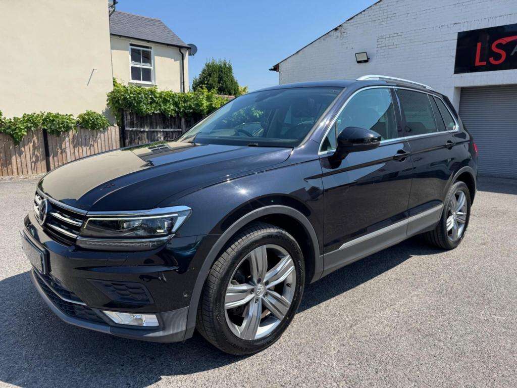 A 2016 VOLKSWAGEN TIGUAN 2.0 TDI BlueMotion Tech SEL SUV 5dr Diesel DSG 4Mo A 2016 VOLKSWAGEN TIGUAN 2.0 TDI BlueMotion Tech SEL SUV 5dr Diesel DSG 4Mo