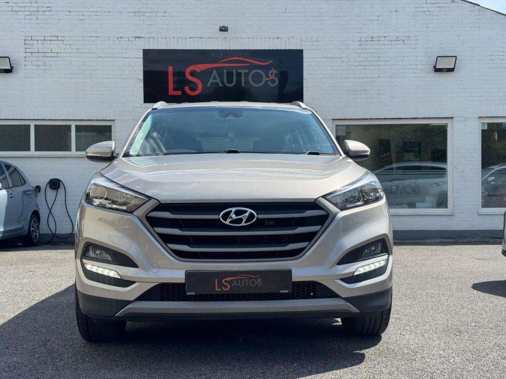 A 2018 HYUNDAI TUCSON 1.7 CRDi Blue Drive SE SUV 5dr Diesel Manual Euro A 2018 HYUNDAI TUCSON 1.7 CRDi Blue Drive SE SUV 5dr Diesel Manual Euro