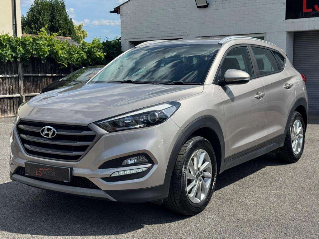 A 2018 HYUNDAI TUCSON 1.7 CRDi Blue Drive SE SUV 5dr Diesel Manual Euro A 2018 HYUNDAI TUCSON 1.7 CRDi Blue Drive SE SUV 5dr Diesel Manual Euro