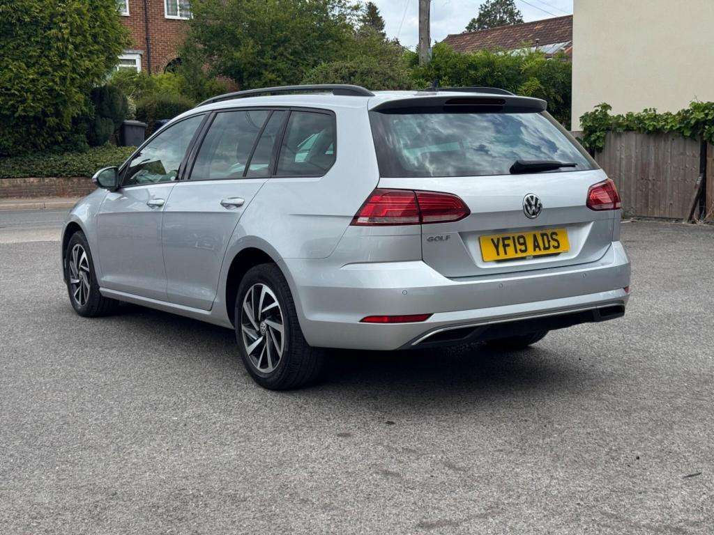 A 2019 VOLKSWAGEN GOLF 1.6 Tdi Match Estate A 2019 VOLKSWAGEN GOLF 1.6 Tdi Match Estate
