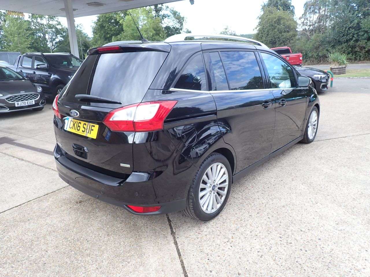 A 2016 FORD GRAND C-MAX 1.0T EcoBoost Titanium MPV 5dr Petrol Manual Euro 6 (s/s) (125 ps) TWO KEYS A 2016 FORD GRAND C-MAX 1.0T EcoBoost Titanium MPV 5dr Petrol Manual Euro 6 (s/s) (125 ps) TWO KEYS