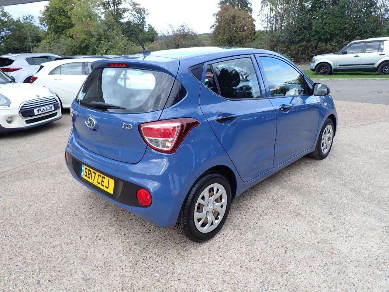 A 2017 HYUNDAI I10 1.0 S Hatchback 5dr Petrol Manual Euro 6 (66 ps) SERVICE HISTORY A 2017 HYUNDAI I10 1.0 S Hatchback 5dr Petrol Manual Euro 6 (66 ps) SERVICE HISTORY