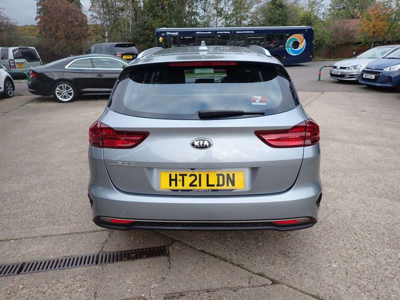 A 2021 KIA CEED 1.0 T-GDi 2 NAV Sportswagon 5dr Petrol Manual Euro 6 (s/s) (118 bhp) TWO KE A 2021 KIA CEED 1.0 T-GDi 2 NAV Sportswagon 5dr Petrol Manual Euro 6 (s/s) (118 bhp) TWO KE