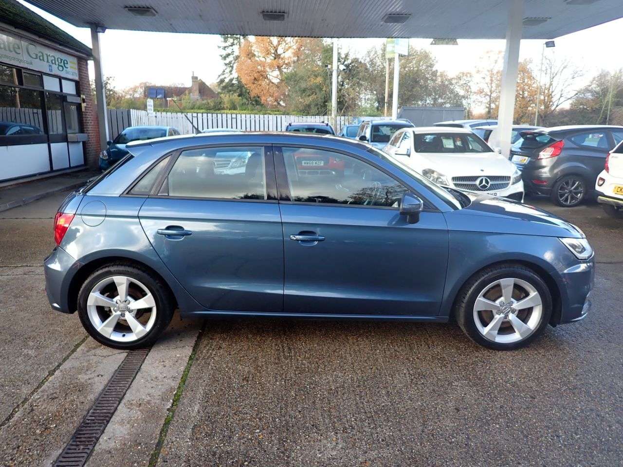 2016 AUDI A1 2016 AUDI A1