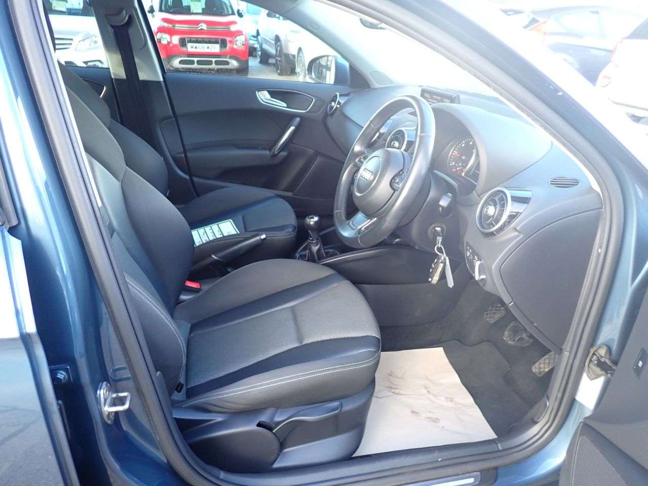 2016 AUDI A1 2016 AUDI A1