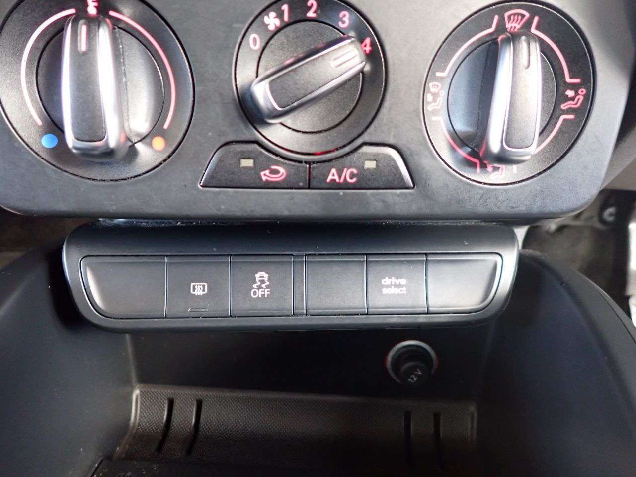 2016 AUDI A1 2016 AUDI A1