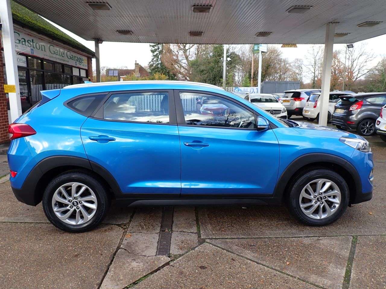 A 2016 HYUNDAI TUCSON 1.7 CRDi Blue Drive SE Nav SUV 5dr Diesel Manual Euro 6 (s/s) (116 ps) CRUI A 2016 HYUNDAI TUCSON 1.7 CRDi Blue Drive SE Nav SUV 5dr Diesel Manual Euro 6 (s/s) (116 ps) CRUI