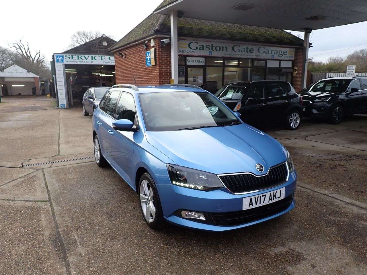 A 2017 SKODA FABIA 1.2 TSI SE L Estate 5dr Petrol DSG Euro 6 (s/s) (110 ps) CRUISE CONTROL, TO A 2017 SKODA FABIA 1.2 TSI SE L Estate 5dr Petrol DSG Euro 6 (s/s) (110 ps) CRUISE CONTROL, TO
