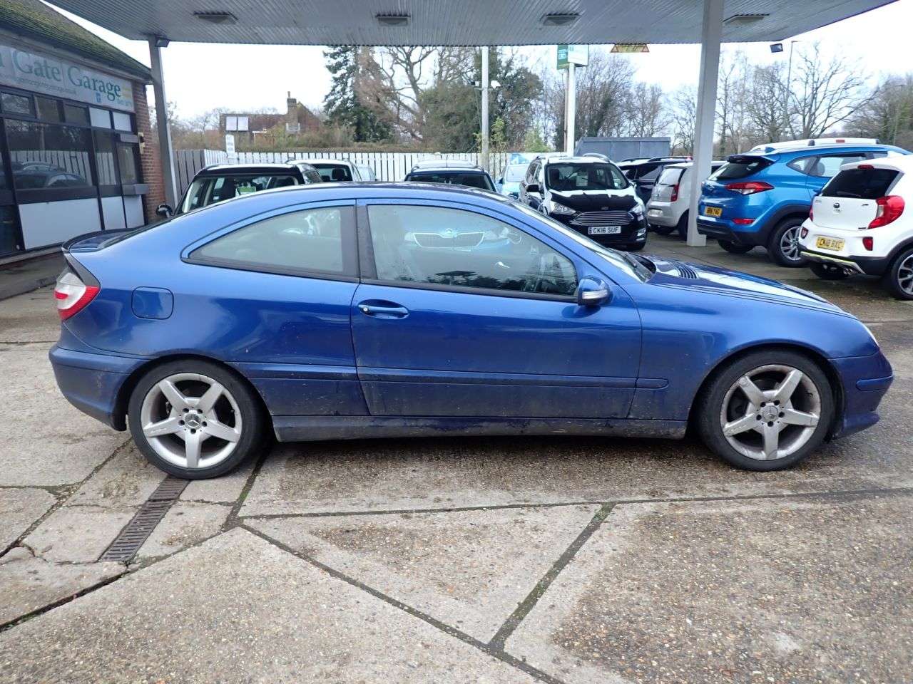 A 2008 MERCEDES-BENZ C-CLASS 2.1 C220 CDI SE Coupe 2dr Diesel Automatic (174 g/km, 143 bhp) MOT VALID UN A 2008 MERCEDES-BENZ C-CLASS 2.1 C220 CDI SE Coupe 2dr Diesel Automatic (174 g/km, 143 bhp) MOT VALID UN