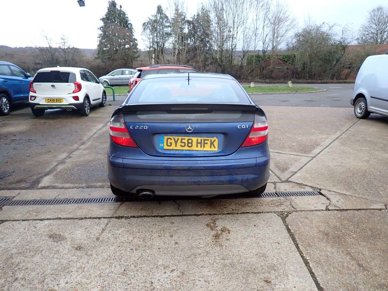 A 2008 MERCEDES-BENZ C-CLASS 2.1 C220 CDI SE Coupe 2dr Diesel Automatic (174 g/km, 143 bhp) MOT VALID UN A 2008 MERCEDES-BENZ C-CLASS 2.1 C220 CDI SE Coupe 2dr Diesel Automatic (174 g/km, 143 bhp) MOT VALID UN