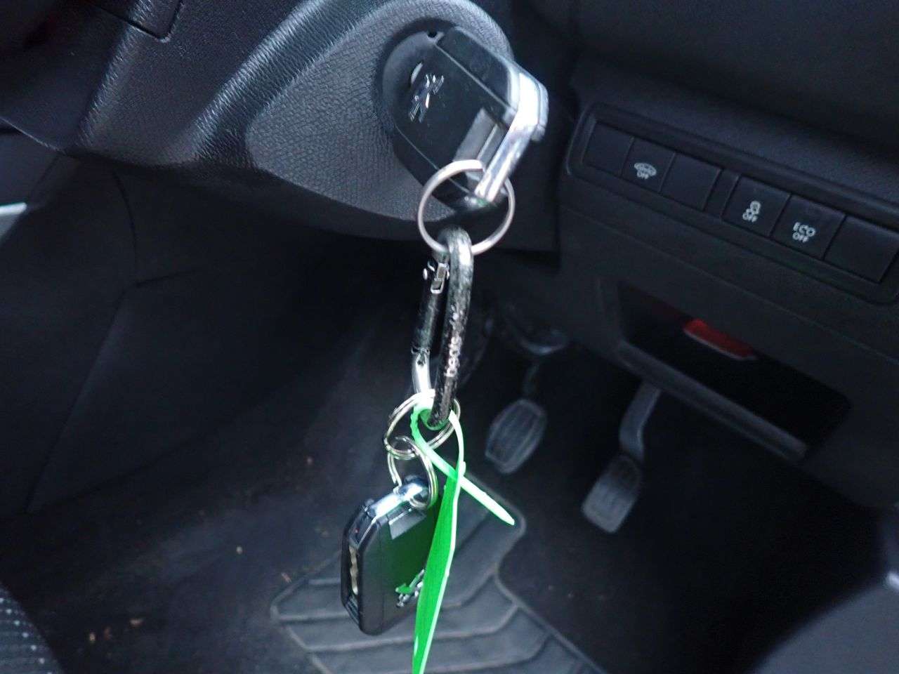 2015 PEUGEOT 308 2015 PEUGEOT 308