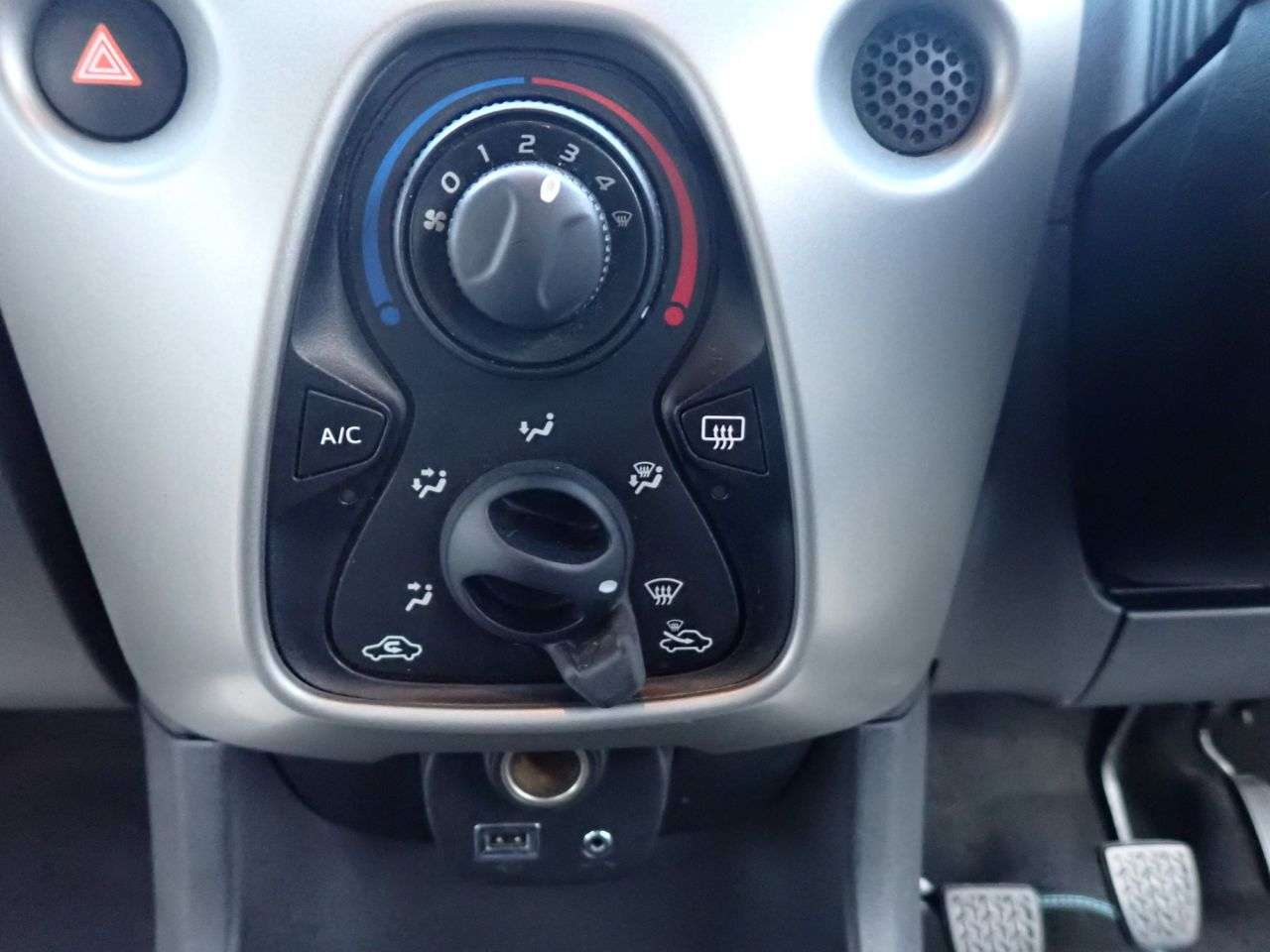 2017 PEUGEOT 108 2017 PEUGEOT 108