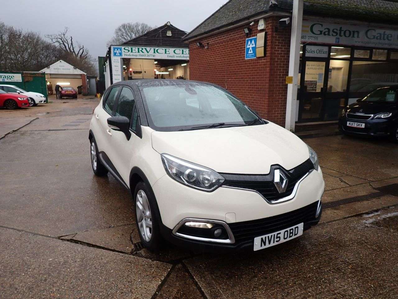 A 2015 RENAULT CAPTUR 1.5 dCi ENERGY Dynamique MediaNav SUV 5dr Diesel Manual Euro 5 (s/s) (90 ps A 2015 RENAULT CAPTUR 1.5 dCi ENERGY Dynamique MediaNav SUV 5dr Diesel Manual Euro 5 (s/s) (90 ps