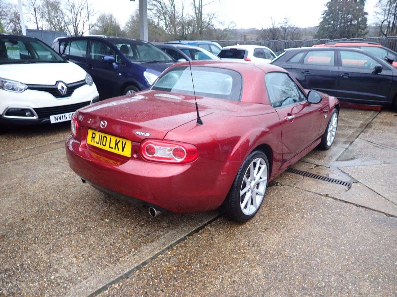 A 2010 MAZDA MX-5 2.0i Sport Tech Convertible 2dr Petrol Manual Euro 4 (160 ps) LEATHER INTER A 2010 MAZDA MX-5 2.0i Sport Tech Convertible 2dr Petrol Manual Euro 4 (160 ps) LEATHER INTER