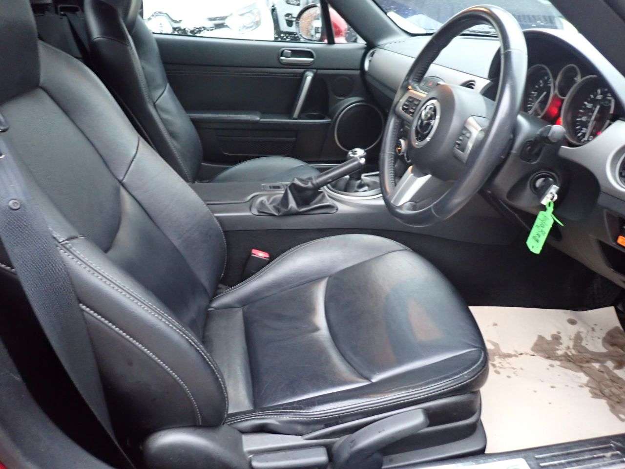 2010 MAZDA MX-5 2010 MAZDA MX-5