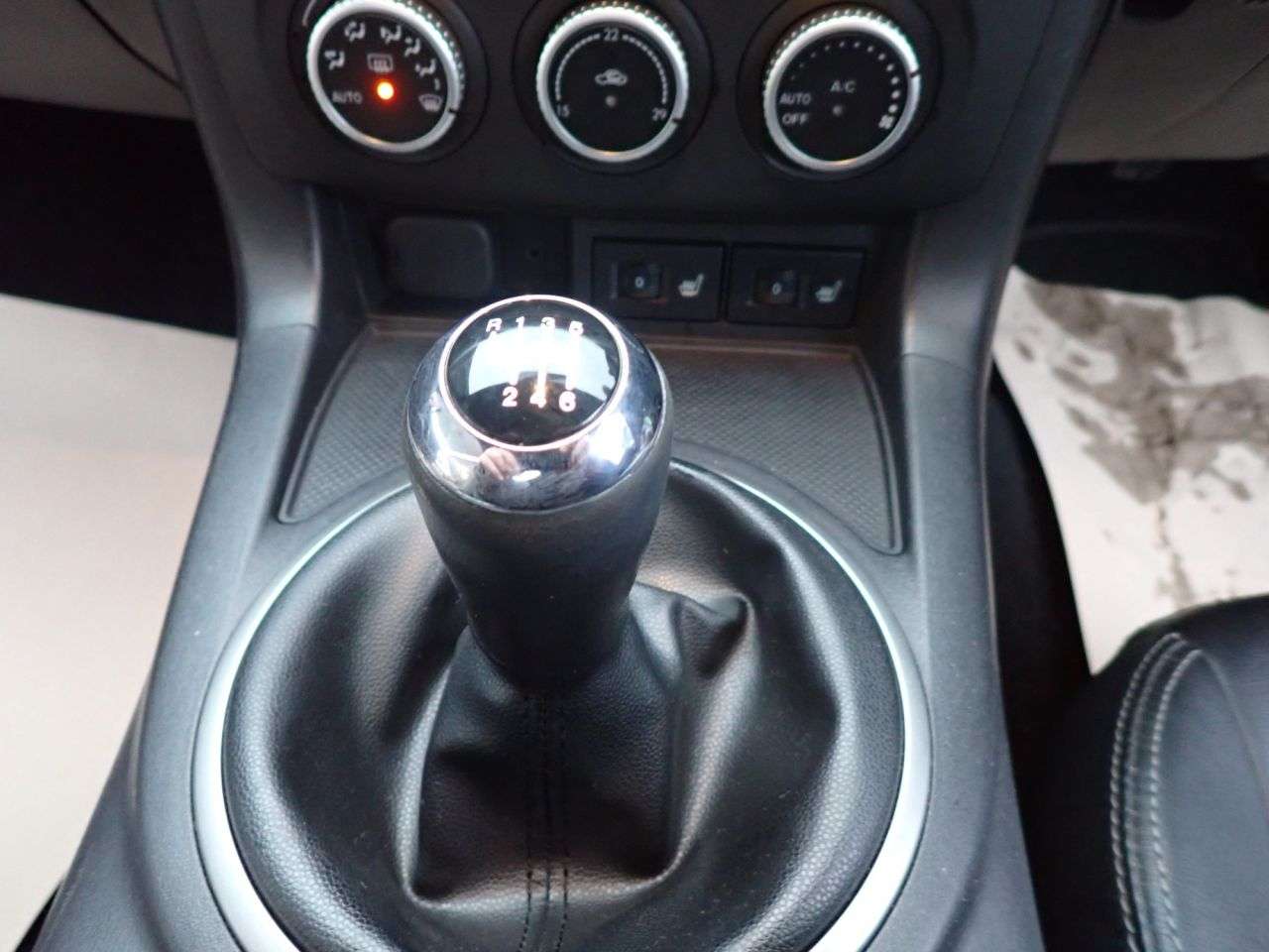 2010 MAZDA MX-5 2010 MAZDA MX-5