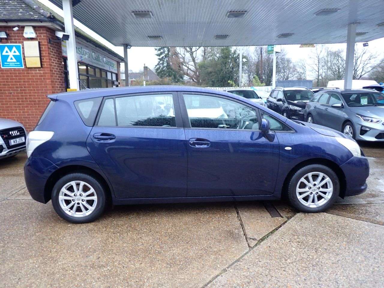 A 2010 TOYOTA VERSO 1.6 V-Matic TR MPV 5dr Petrol Manual Euro 5 (132 ps) PARKING SENSORS, GLASS A 2010 TOYOTA VERSO 1.6 V-Matic TR MPV 5dr Petrol Manual Euro 5 (132 ps) PARKING SENSORS, GLASS