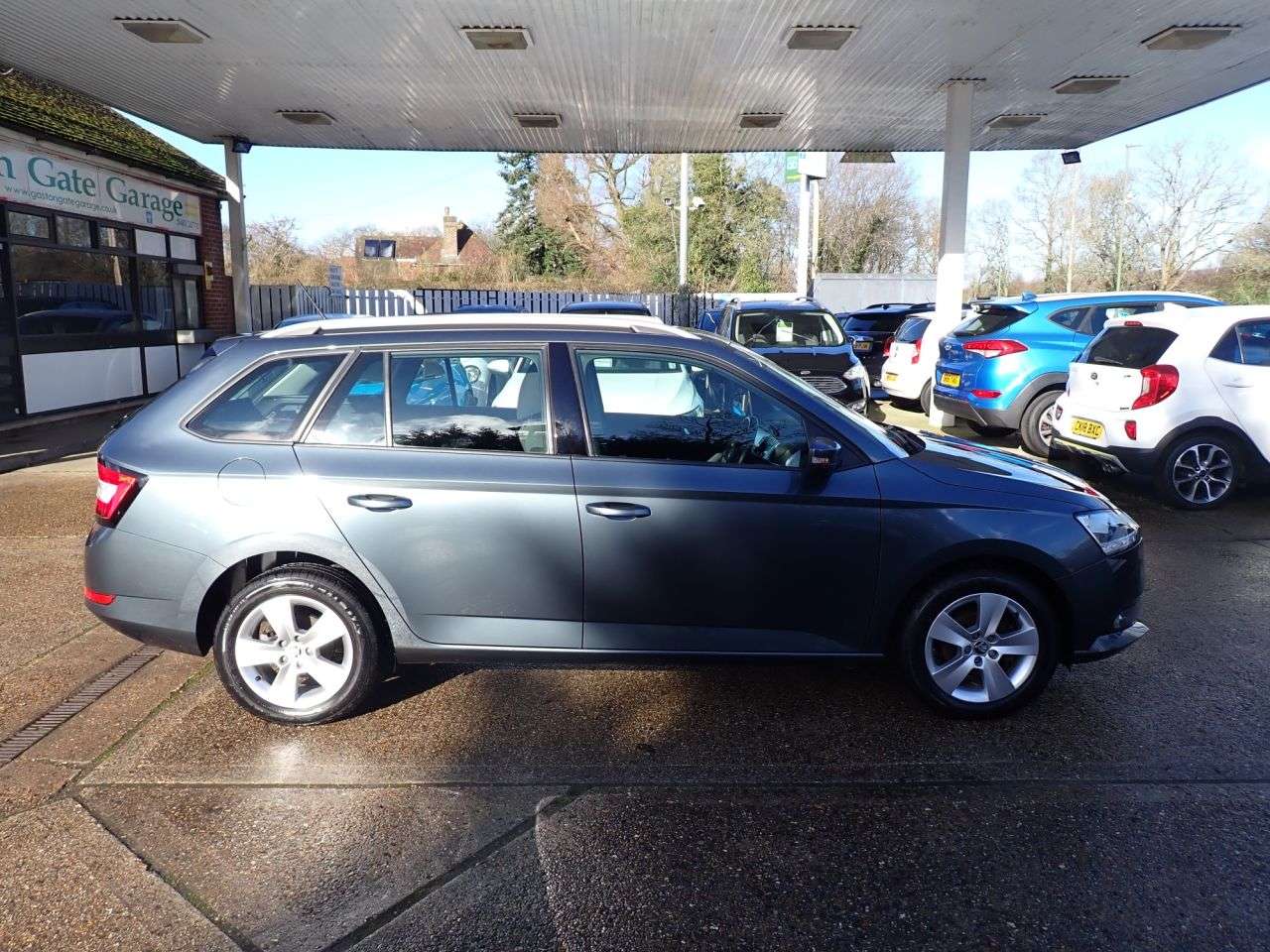 A 2020 SKODA FABIA 1.0 TSI SE Estate 5dr Petrol Manual Euro 6 (s/s) (95 ps) CRUISE CONTROL, PA A 2020 SKODA FABIA 1.0 TSI SE Estate 5dr Petrol Manual Euro 6 (s/s) (95 ps) CRUISE CONTROL, PA