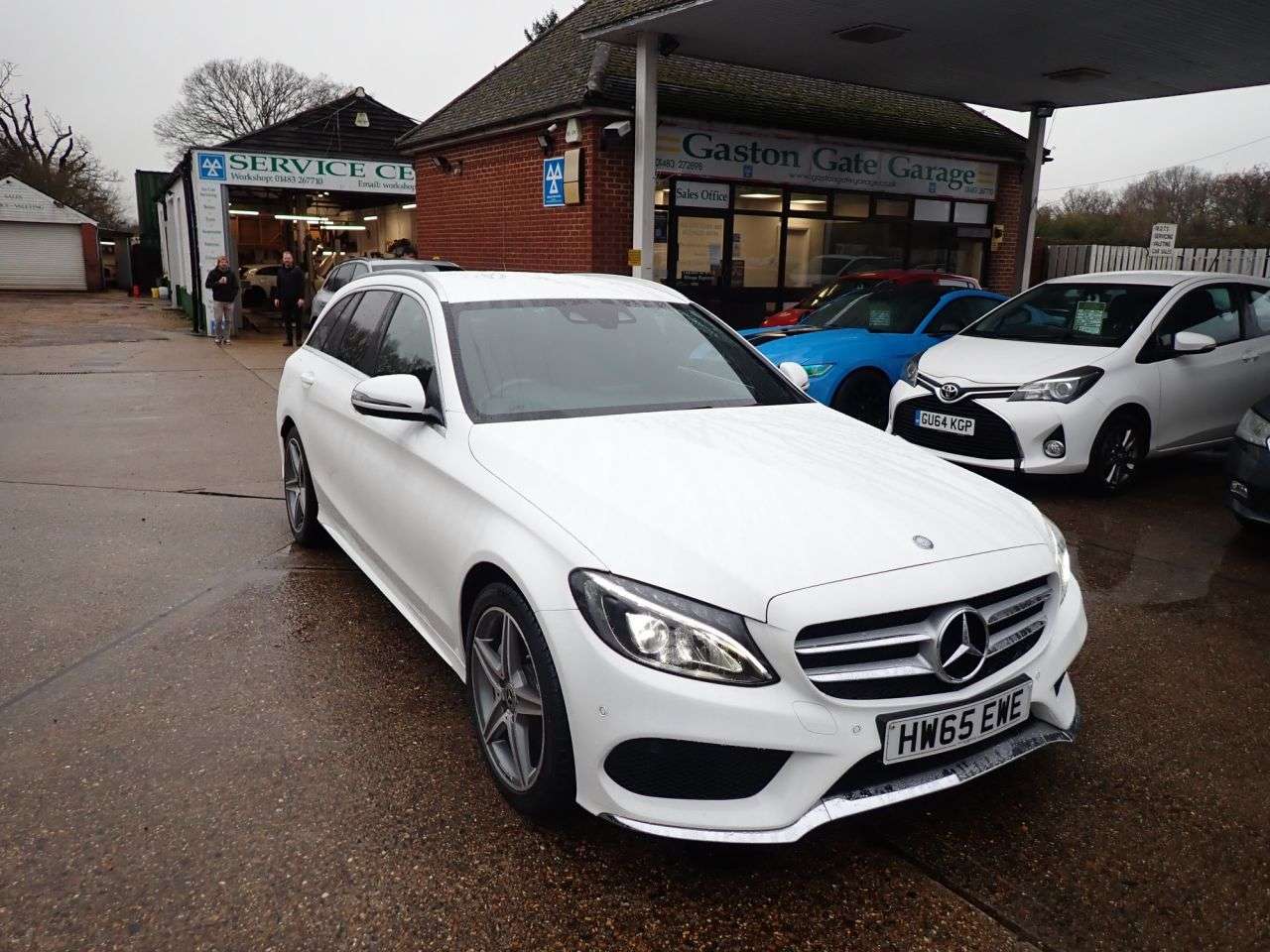 A 2015 MERCEDES-BENZ C-CLASS 2.0 C200 AMG Line Estate 5dr Petrol 7G-Tronic+ Euro 6 (s/s) (184 ps) REVERS A 2015 MERCEDES-BENZ C-CLASS 2.0 C200 AMG Line Estate 5dr Petrol 7G-Tronic+ Euro 6 (s/s) (184 ps) REVERS