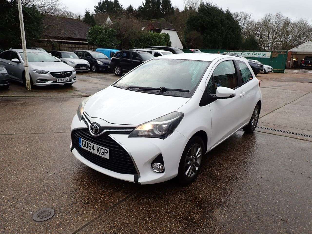 2014 TOYOTA YARIS 2014 TOYOTA YARIS