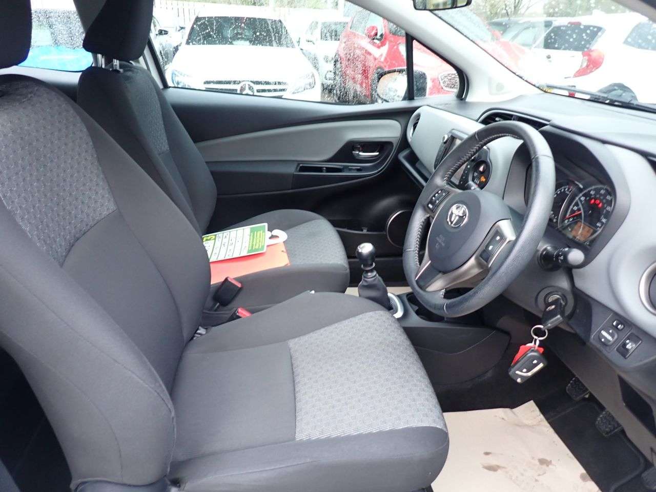 2014 TOYOTA YARIS 2014 TOYOTA YARIS