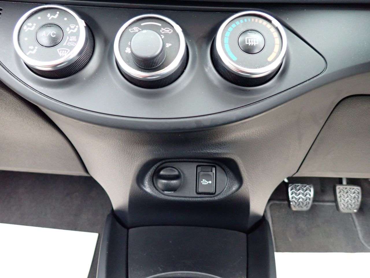 2014 TOYOTA YARIS 2014 TOYOTA YARIS