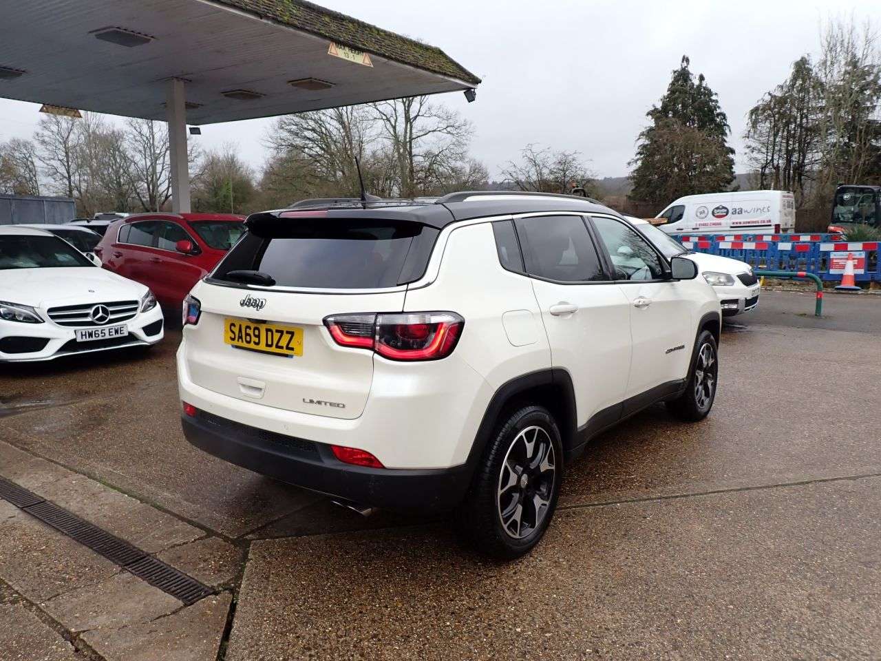 A 2019 JEEP COMPASS 1.4T MultiAirII Limited SUV 5dr Petrol Manual Euro 6 (s/s) (140 ps) REVERSE A 2019 JEEP COMPASS 1.4T MultiAirII Limited SUV 5dr Petrol Manual Euro 6 (s/s) (140 ps) REVERSE