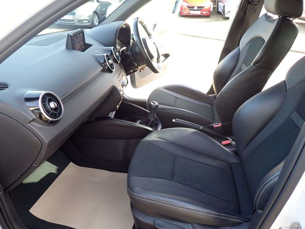 2016 AUDI A1 2016 AUDI A1