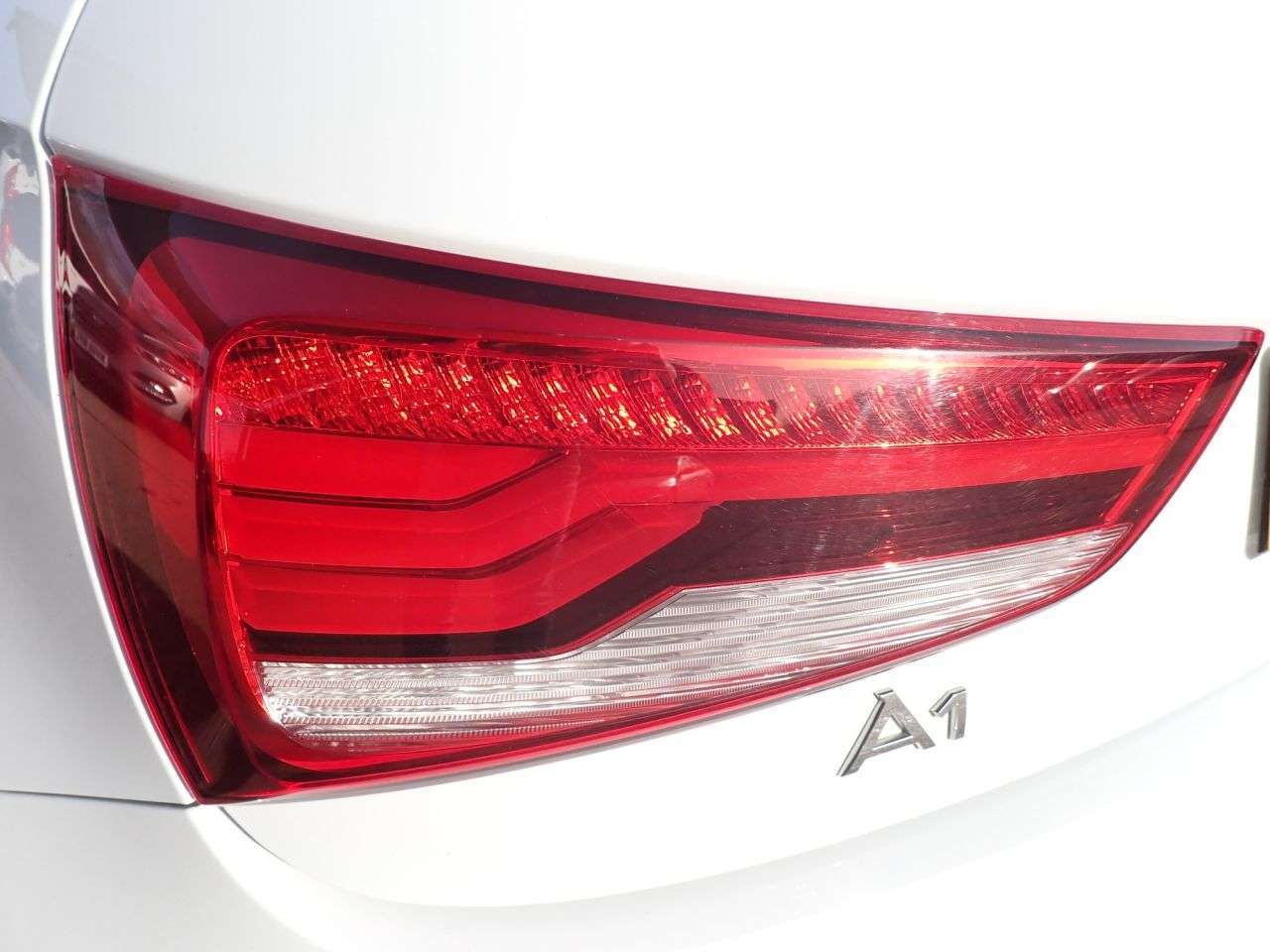 2016 AUDI A1 2016 AUDI A1