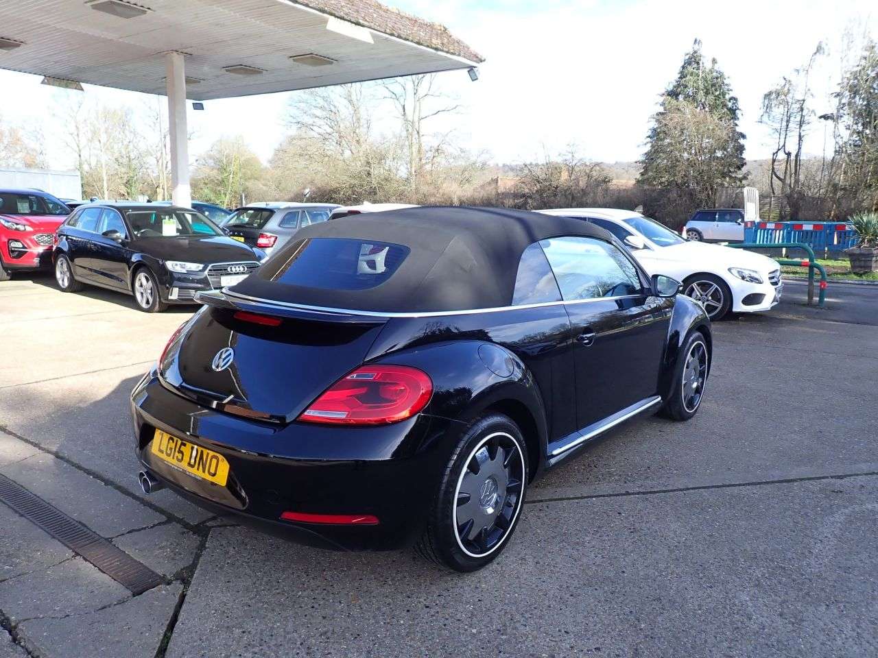 A 2015 VOLKSWAGEN BEETLE DESIGN TDI DSG A 2015 VOLKSWAGEN BEETLE DESIGN TDI DSG