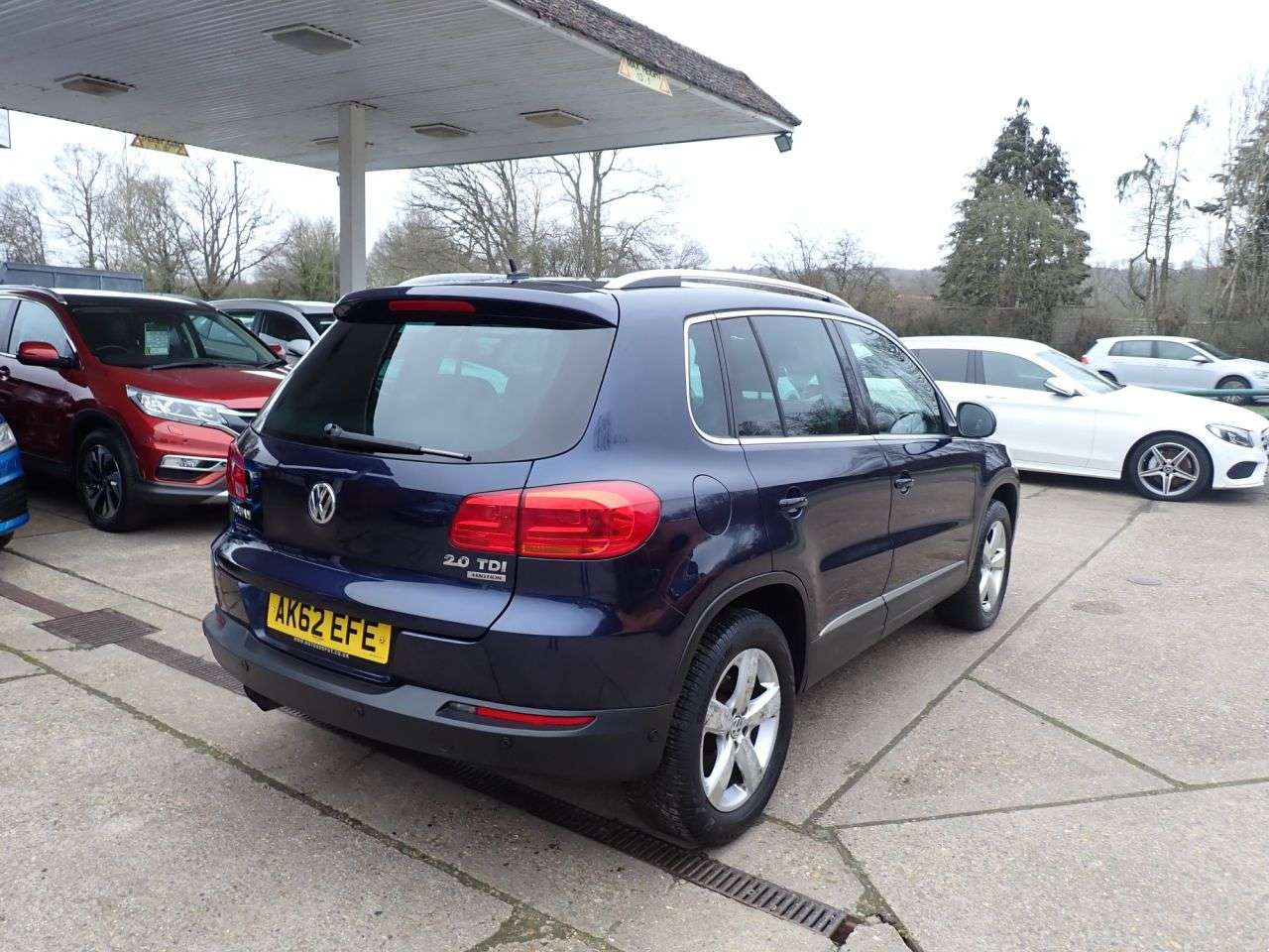 A 2012 VOLKSWAGEN TIGUAN 2.0 TDI BlueMotion Tech SE SUV 5dr Diesel DSG 4WD Euro 5 (s/s) (140 ps) PAR A 2012 VOLKSWAGEN TIGUAN 2.0 TDI BlueMotion Tech SE SUV 5dr Diesel DSG 4WD Euro 5 (s/s) (140 ps) PAR