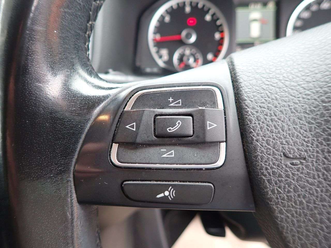 2012 VOLKSWAGEN TIGUAN 2012 VOLKSWAGEN TIGUAN